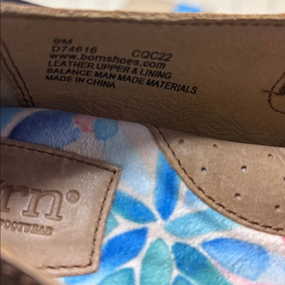 Born Women's Brown Leather Flats - Picture 4 of 4